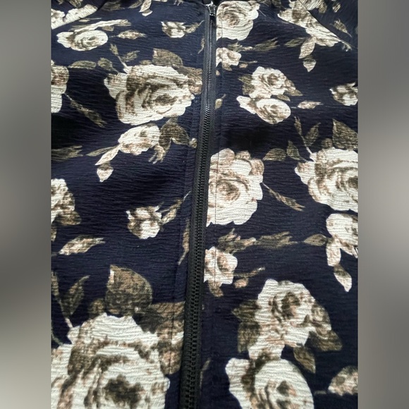 Romeo Juliet Bomber Jacket Women’s Small Black White Floral Full Zip - Picture 3 of 10